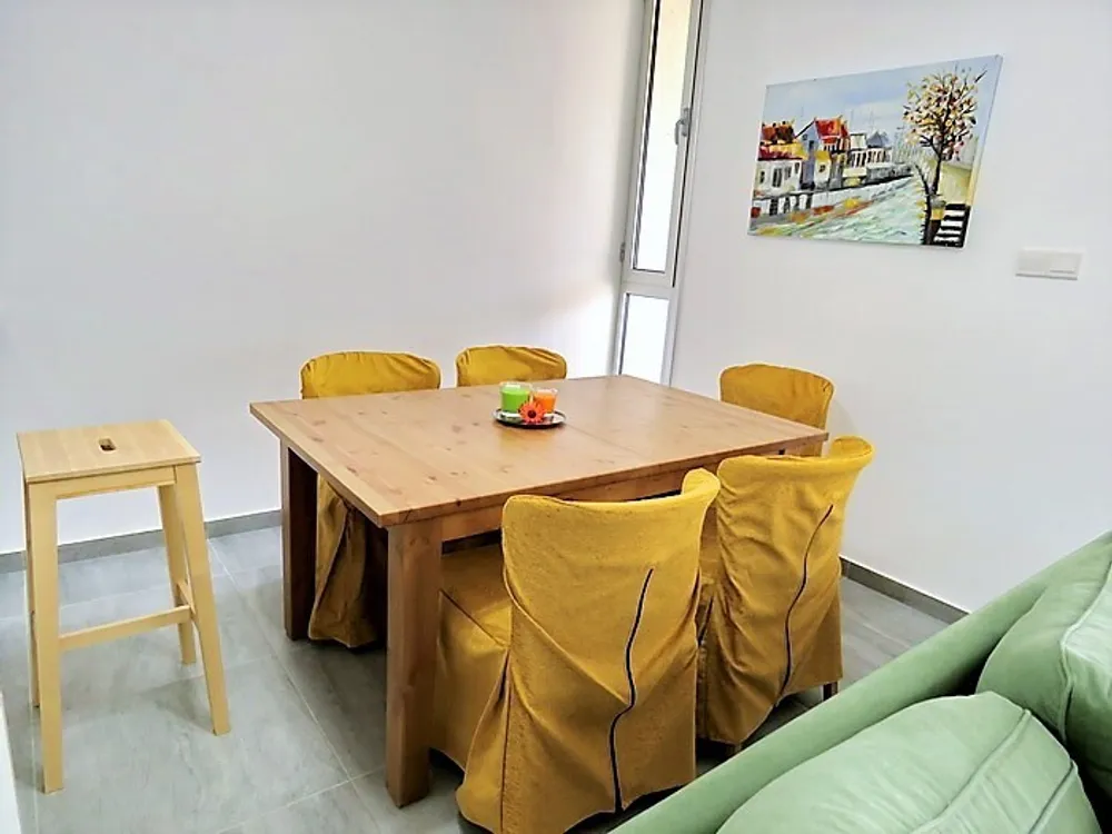 2 B/R Apartment : Limassol, Neapolis