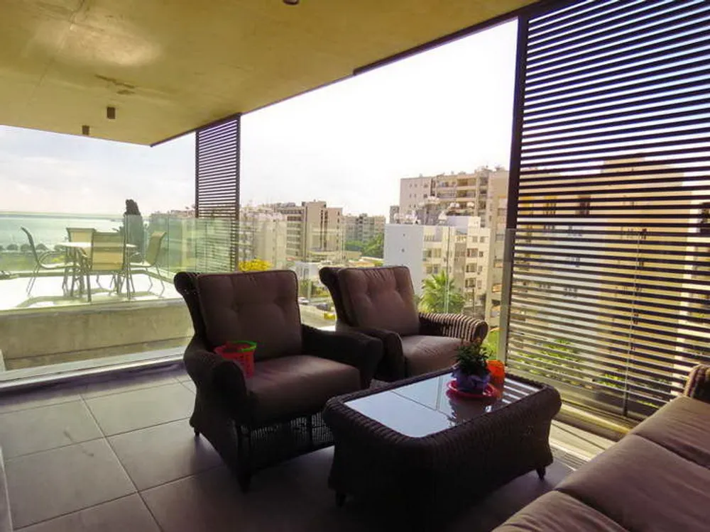 2 B/R Apartment : Limassol, Neapolis
