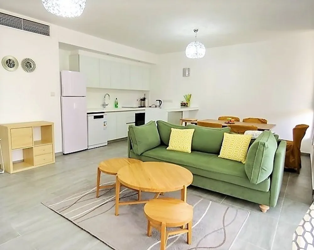 2 B/R Apartment : Limassol, Neapolis