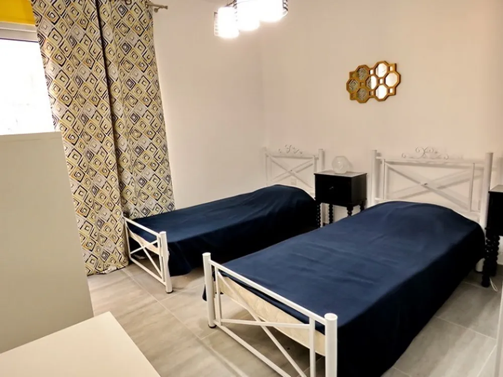 2 B/R Apartment : Limassol, Neapolis