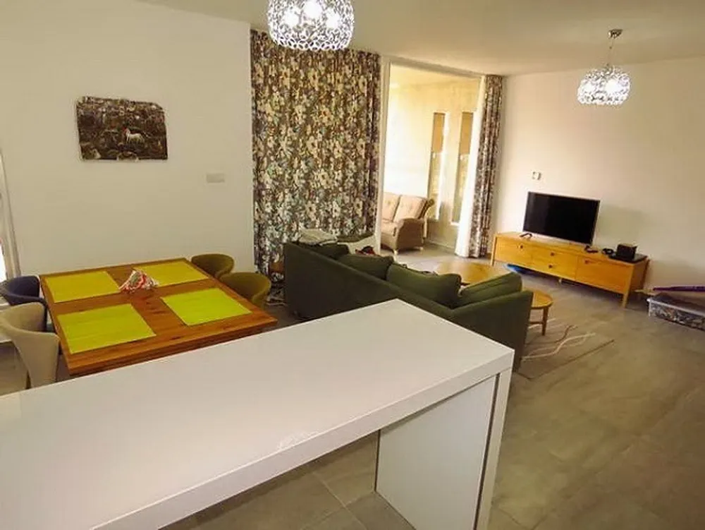 2 B/R Apartment : Limassol, Neapolis