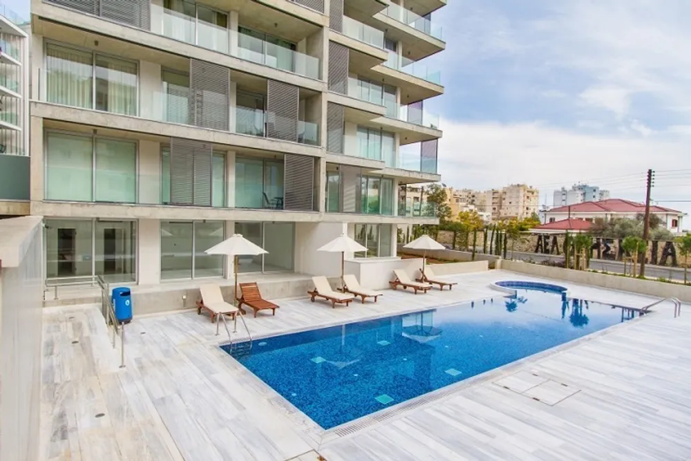 2 B/R Top Floor Apartment Apartment : Limassol, Neapolis