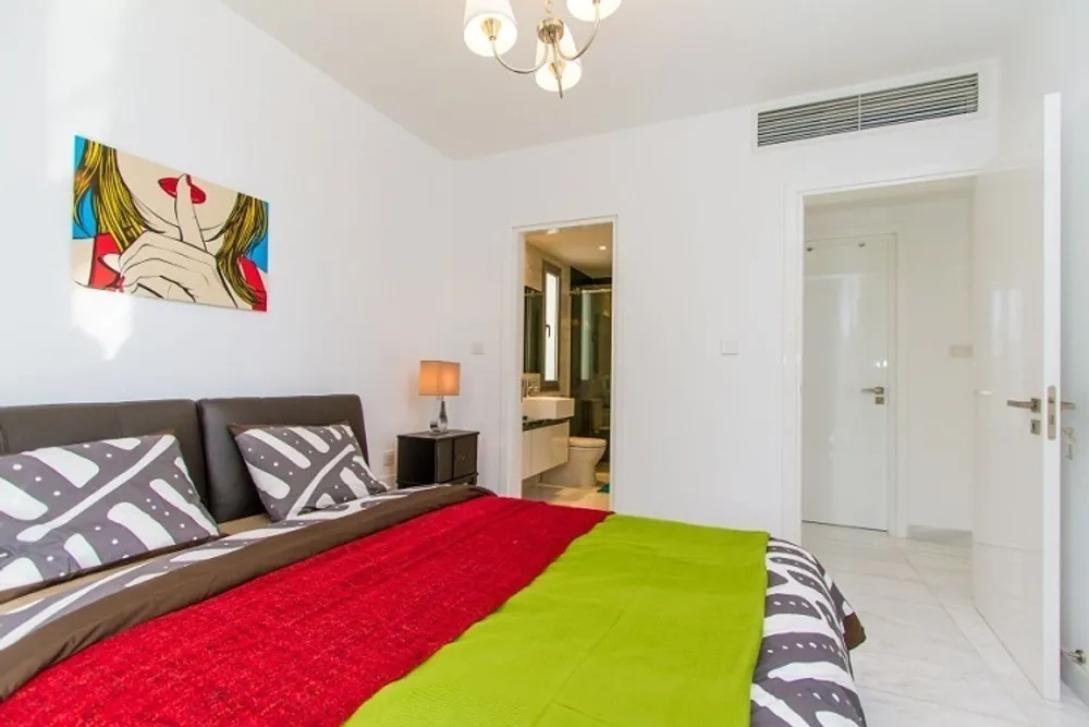 2 B/R Top Floor Apartment Apartment : Limassol, Neapolis
