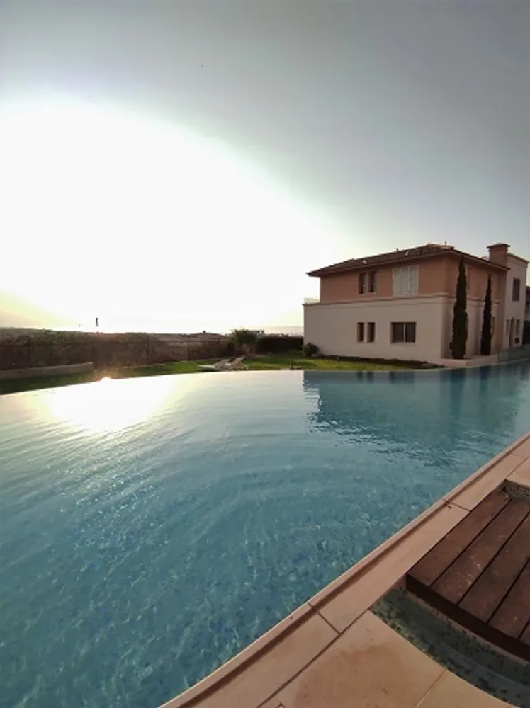 3 Bedroom Apartment with sea views : Kato Paphos, Kato Paphos