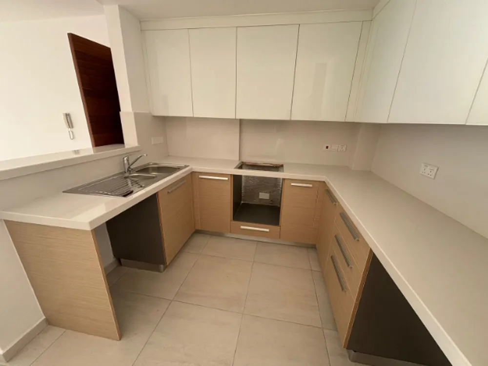 3 Bedroom Apartment with sea views : Kato Paphos, Kato Paphos