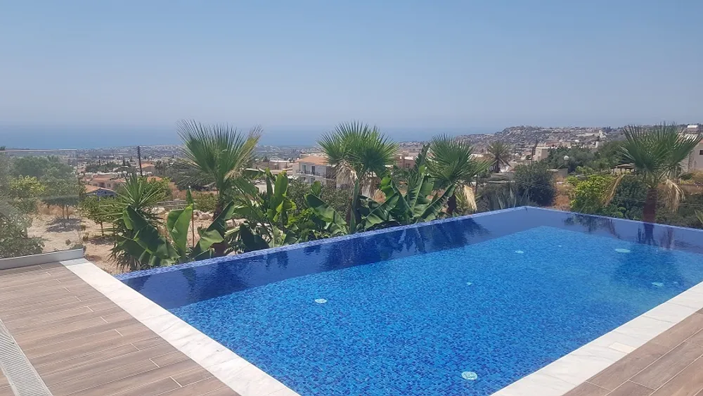 4 Bedroom Villa with panoramic sea and town views : Peyia, Peyia