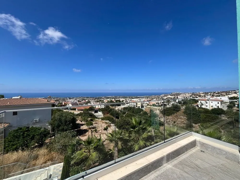 4 Bedroom Villa with panoramic sea and town views : Peyia, Peyia