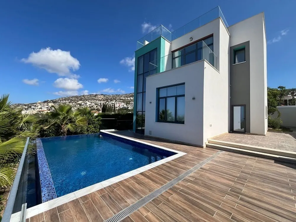 4 Bedroom Villa with panoramic sea and town views : Peyia, Peyia