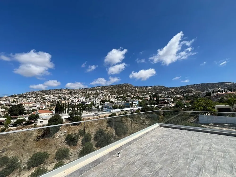 4 Bedroom Villa with panoramic sea and town views : Peyia, Peyia