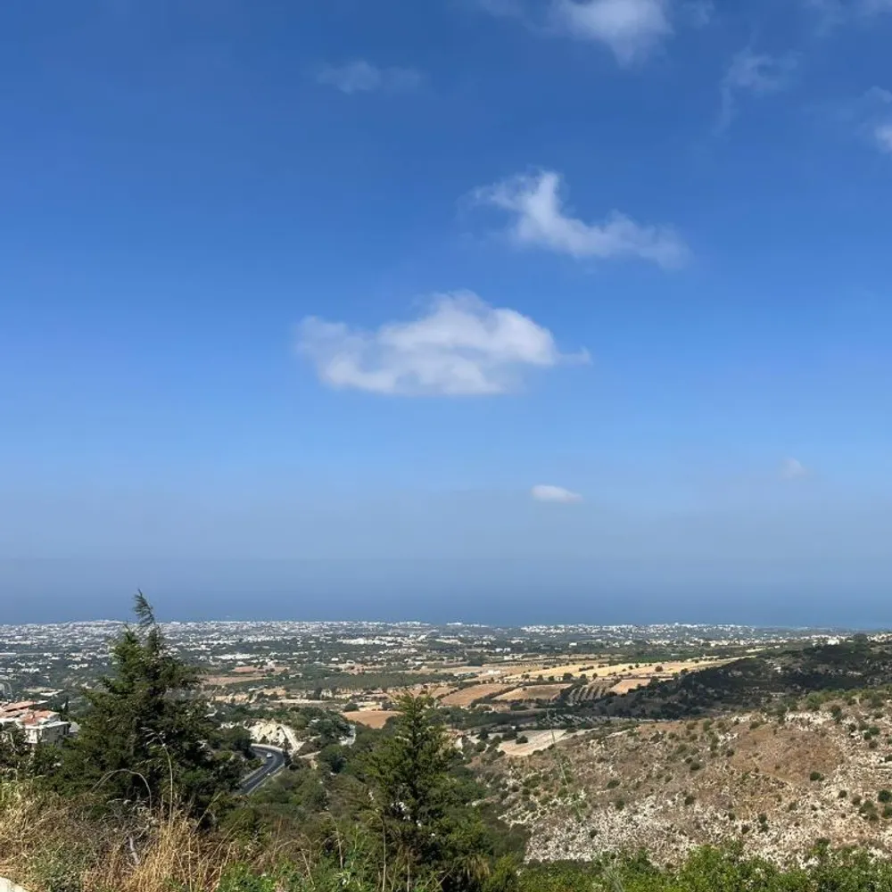 Tsada : Plot, Paphos