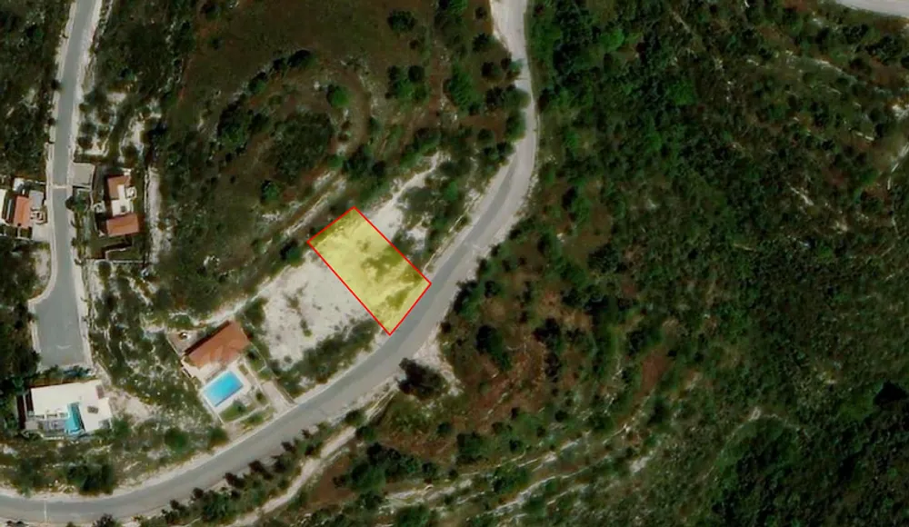 Tsada : Plot, Paphos