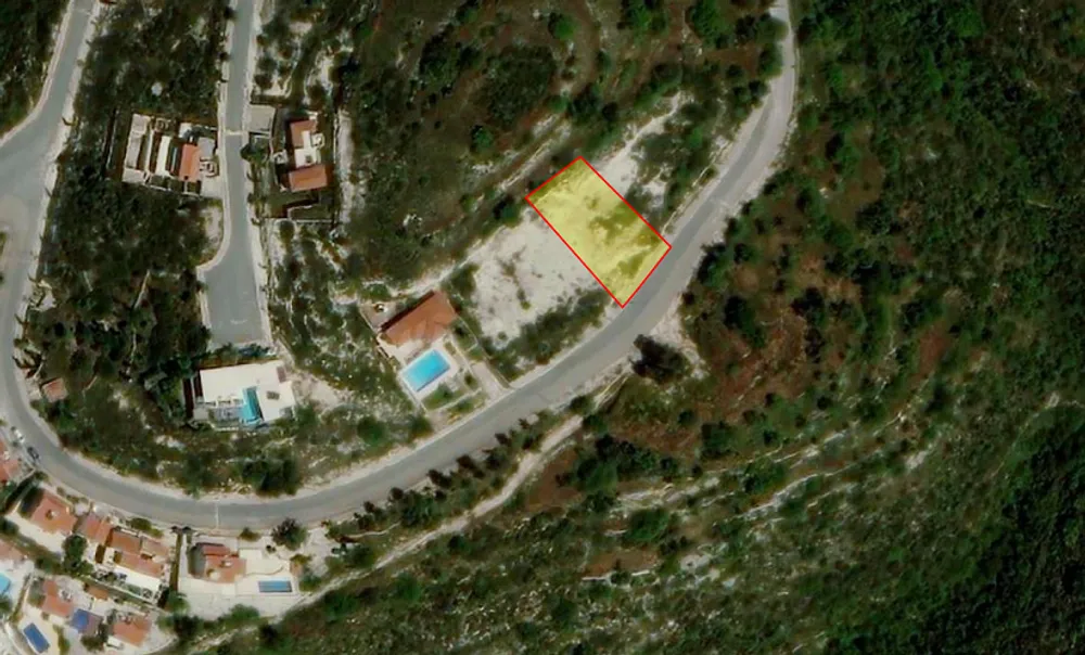 Tsada : Plot, Paphos