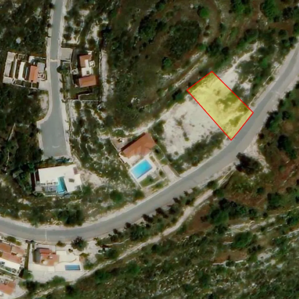 Tsada : Plot, Paphos