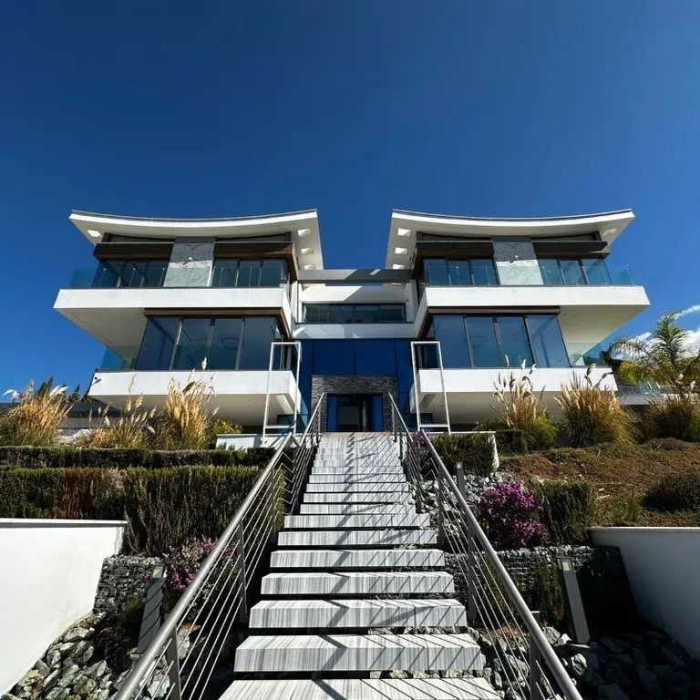 7 Bedrooms, 9 bathrooms Luxury Villa : Peyia, Paphos area, Peyia