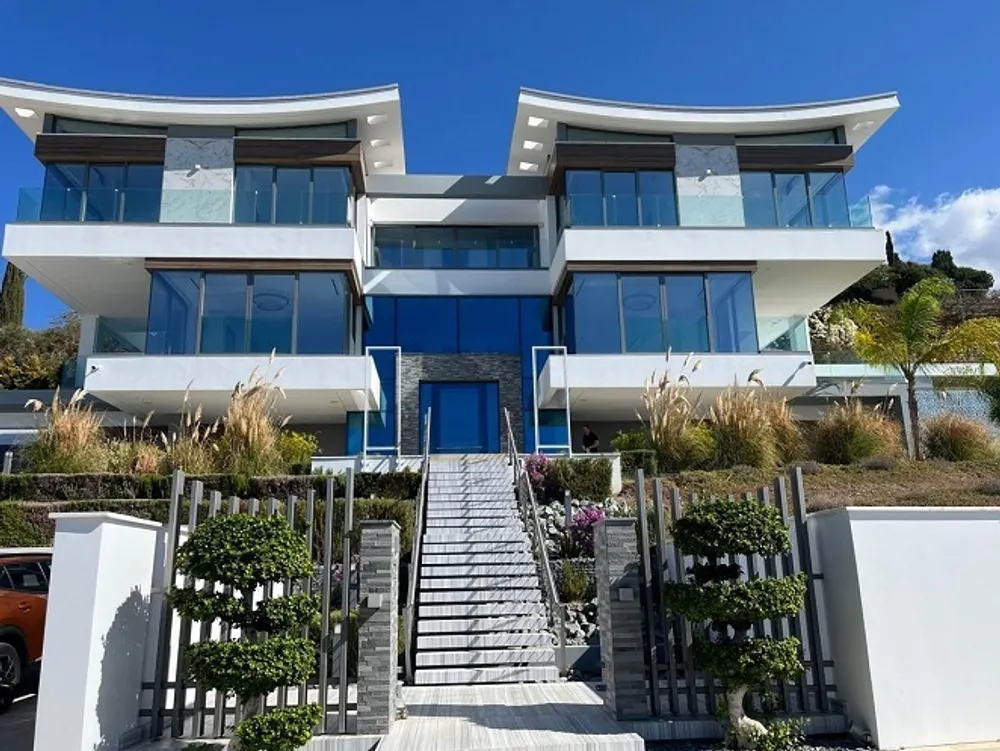 7 Bedrooms, 9 bathrooms Luxury Villa : Peyia, Paphos area, Peyia