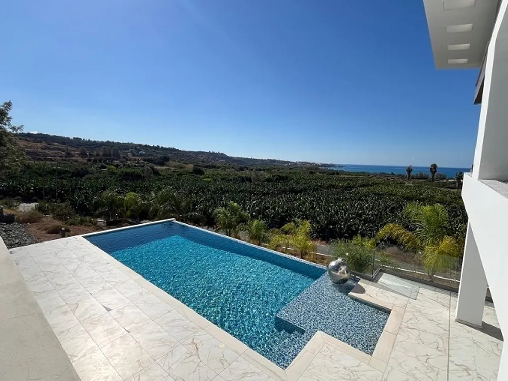 7 Bedrooms, 9 bathrooms Luxury Villa : Peyia, Paphos area, Peyia