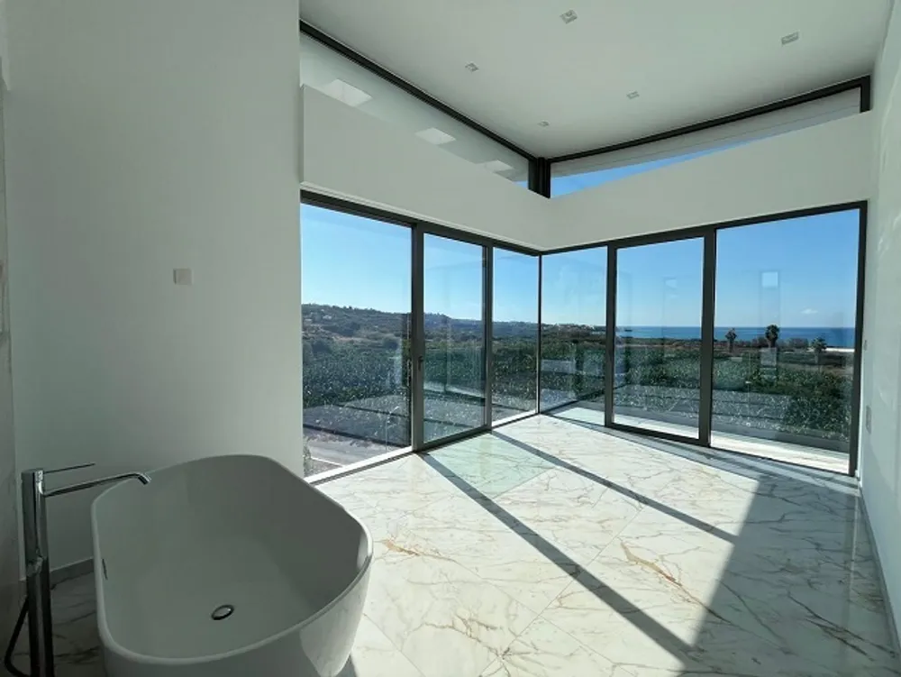 7 Bedrooms, 9 bathrooms Luxury Villa : Peyia, Paphos area, Peyia