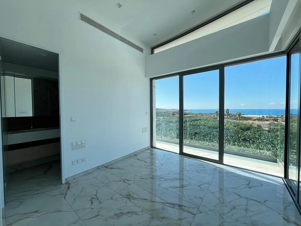 7 Bedrooms, 9 bathrooms Luxury Villa : Peyia, Paphos area, Peyia