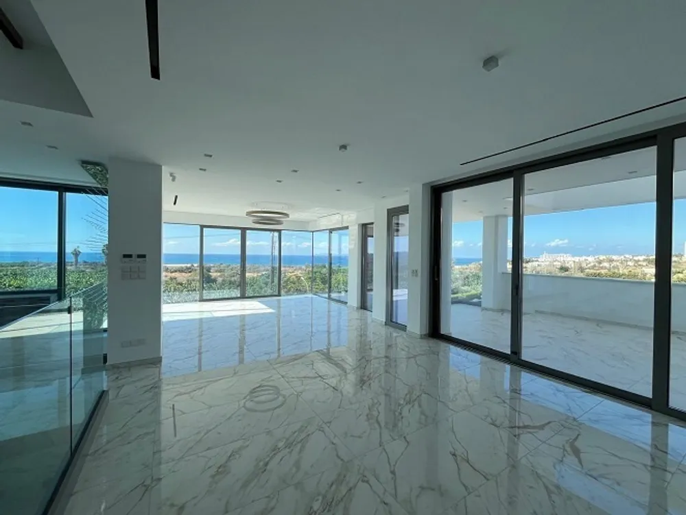 7 Bedrooms, 9 bathrooms Luxury Villa : Peyia, Paphos area, Peyia