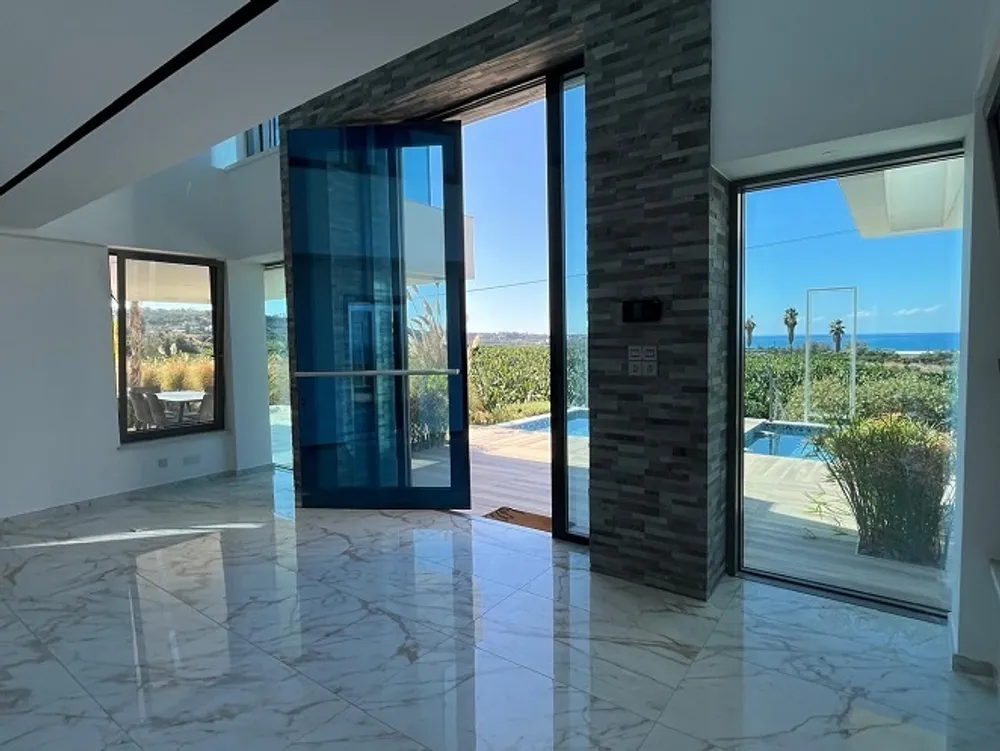 7 Bedrooms, 9 bathrooms Luxury Villa : Peyia, Paphos area, Peyia