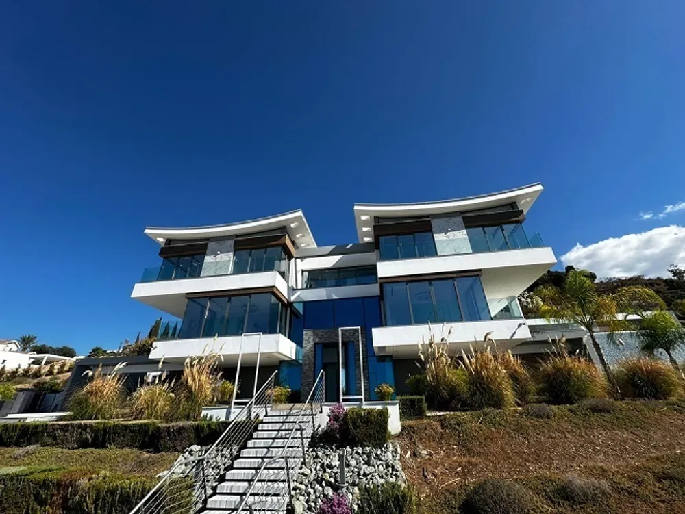 7 Bedrooms, 9 bathrooms Luxury Villa : Peyia, Paphos area, Peyia