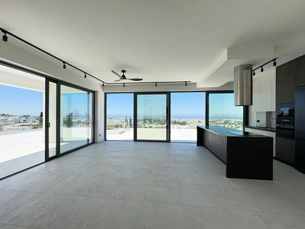 2 Bedroom Penthouse with Panoramic views : Konia, Konia