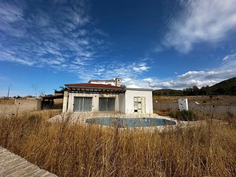 3 Bedroom Bungalow with sea views : Argaka, Argaka