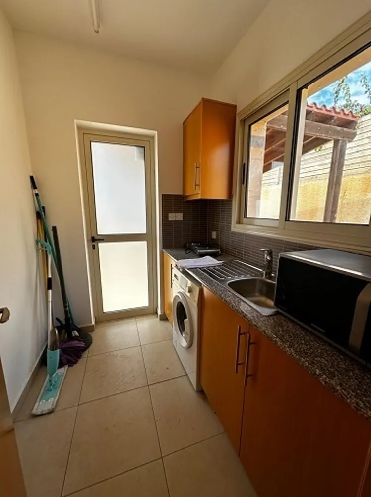 3 Bedroom Bungalow with sea views : Argaka, Argaka