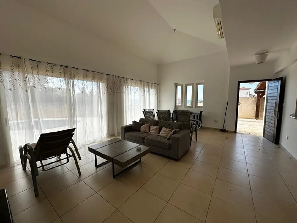 3 Bedroom Bungalow with sea views : Argaka, Argaka