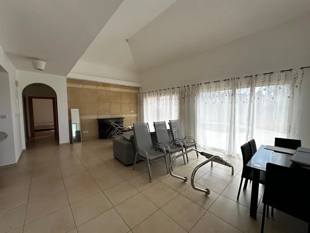 3 Bedroom Bungalow with sea views : Argaka, Argaka