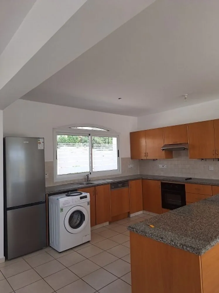3-bedroom two-level Penthouse : Universal, Paphos, Kato Paphos