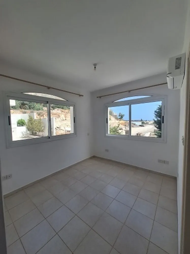3-bedroom two-level Penthouse : Universal, Paphos, Kato Paphos