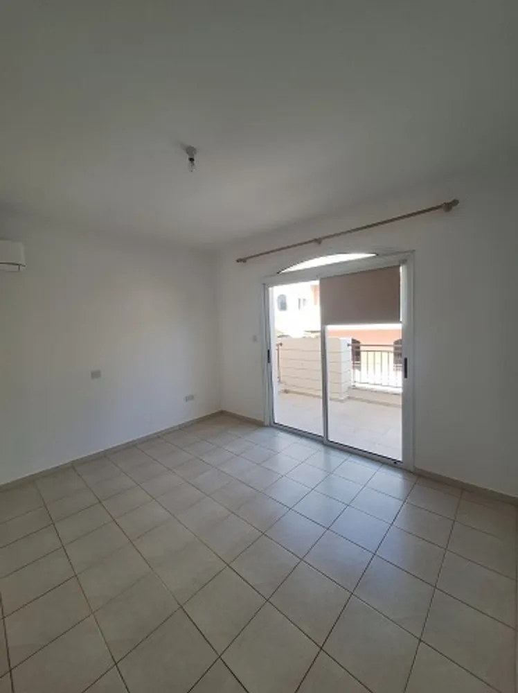 3-bedroom two-level Penthouse : Universal, Paphos, Kato Paphos