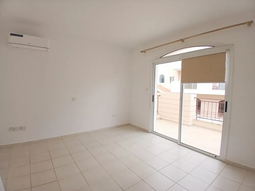 3-bedroom two-level Penthouse : Universal, Paphos, Kato Paphos
