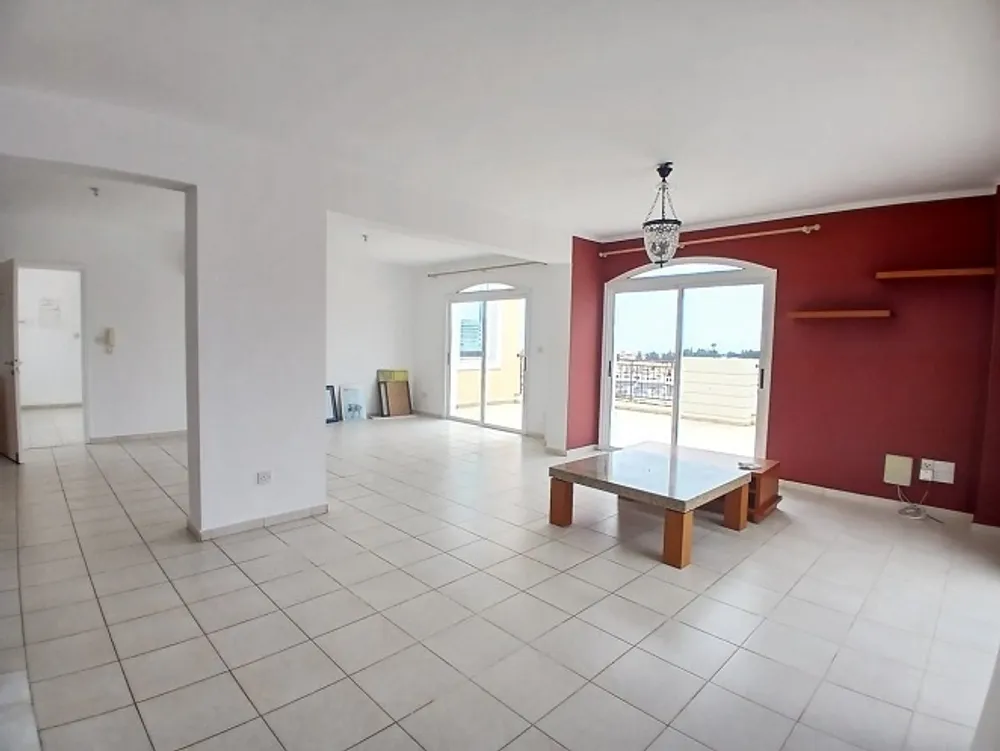 3-bedroom two-level Penthouse : Universal, Paphos, Kato Paphos