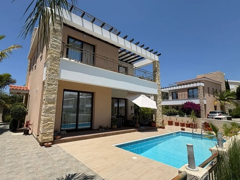 3 Bedroom Villa with Roof Terrace  Sea views : Peyia, Paphos, Peyia