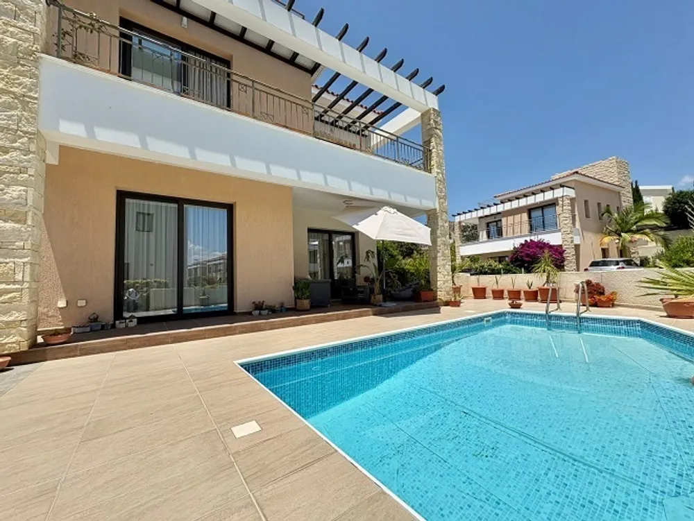 3 Bedroom Villa with Roof Terrace  Sea views : Peyia, Paphos, Peyia