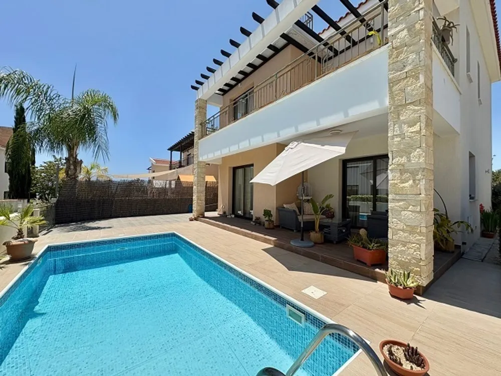 3 Bedroom Villa with Roof Terrace  Sea views : Peyia, Paphos, Peyia