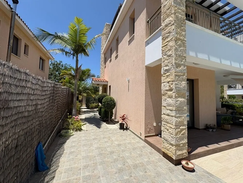 3 Bedroom Villa with Roof Terrace  Sea views : Peyia, Paphos, Peyia