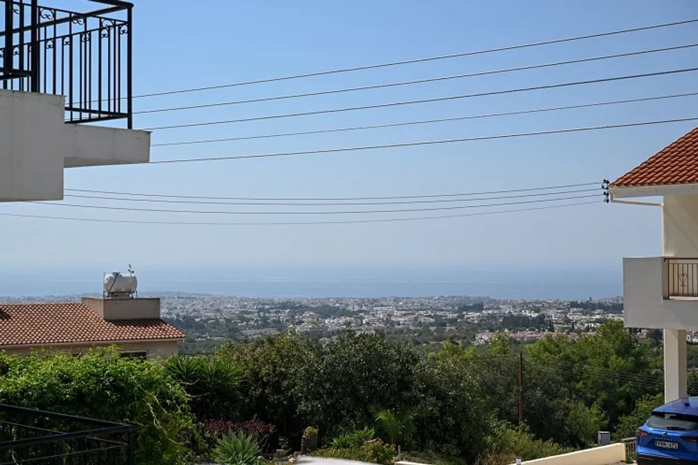 3 bedroom Bungalow with sea and town views : Mesa Chorio, Paphos, Mesa Chorio