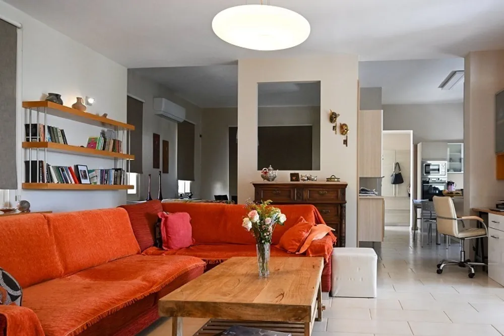 3 bedroom Bungalow with sea and town views : Mesa Chorio, Paphos, Mesa Chorio