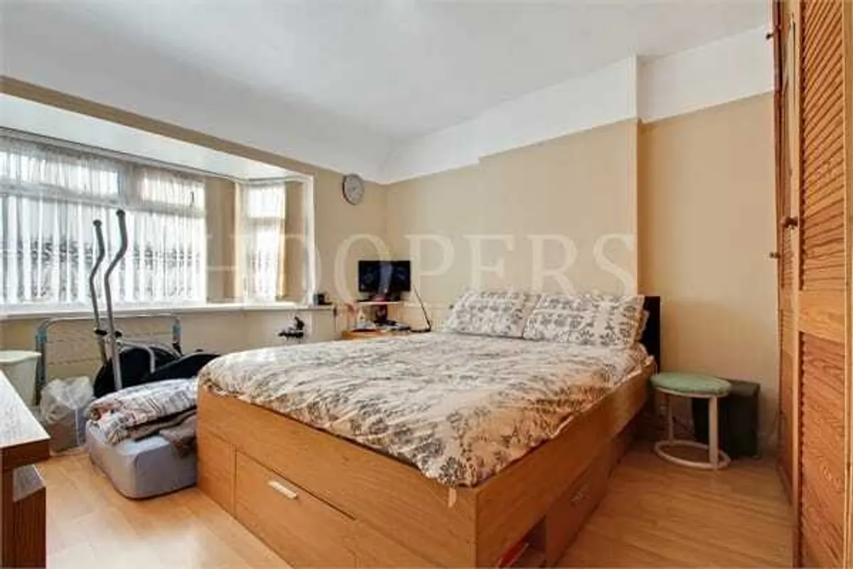 Chipstead Gardens, London, NW2