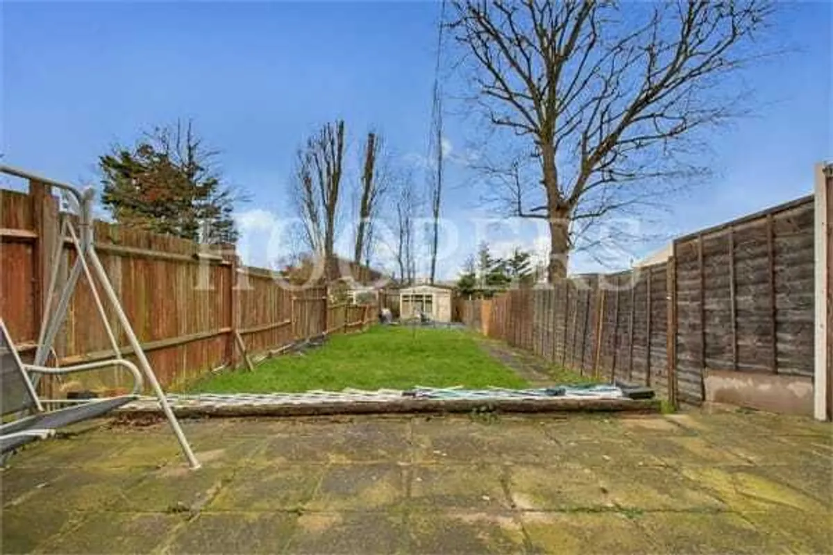 Chipstead Gardens, London, NW2