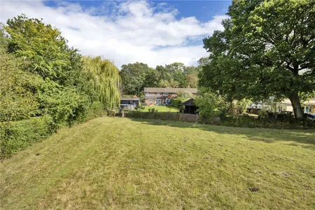 Grenadier, Riding Lane, TN11