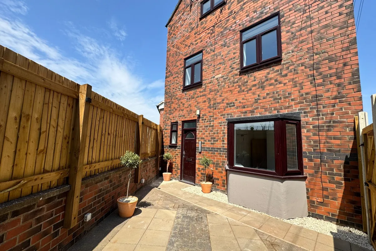 Railway Terrace, GRANTHAM