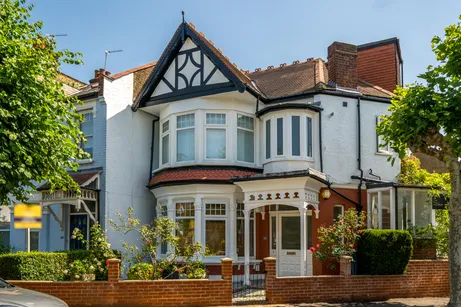 Eton Avenue, Finchley, N12