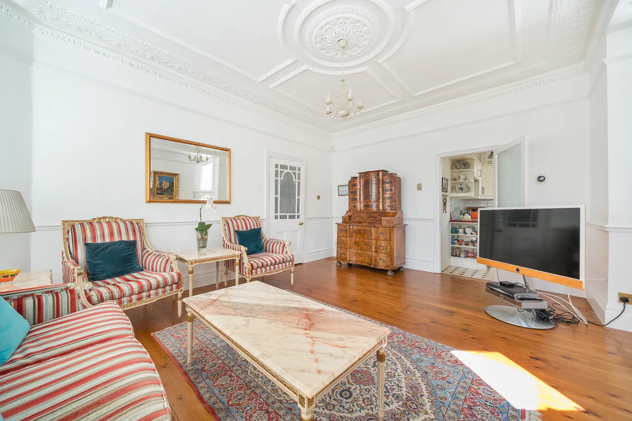 Eton Avenue, Finchley, N12 photo 2