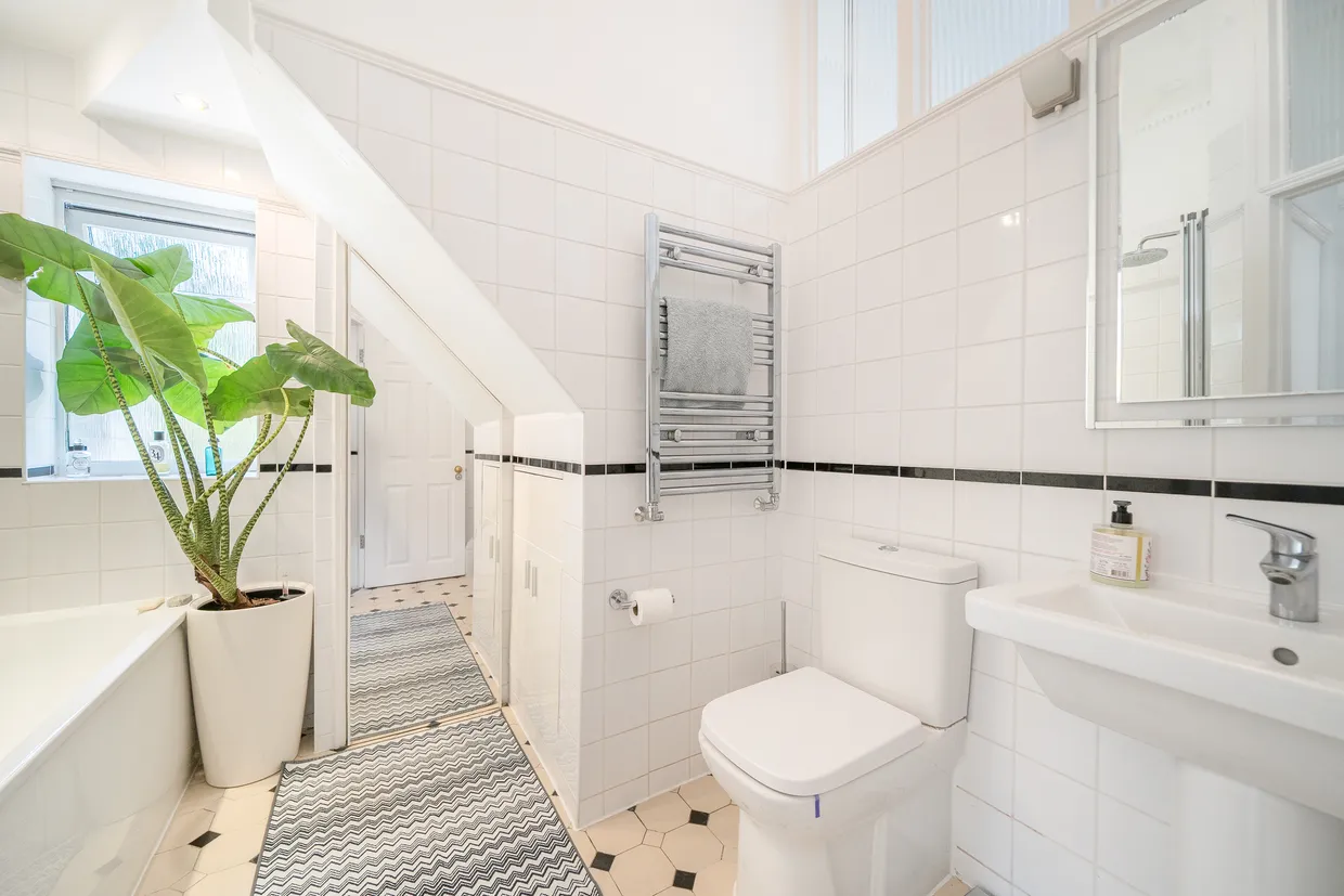 Eton Avenue, Finchley, N12 photo 9