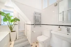 Eton Avenue, Finchley, N12 photo 9