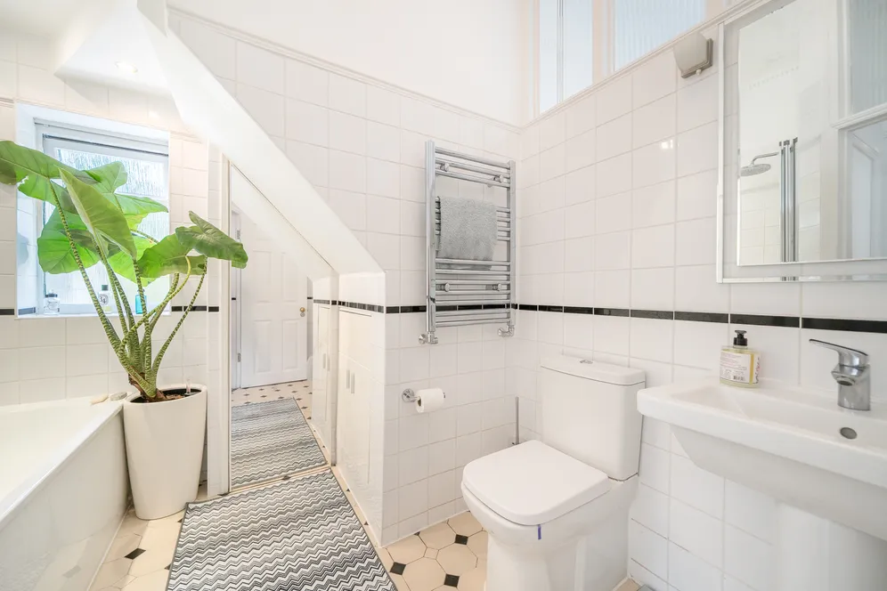 Eton Avenue, Finchley, N12 photo 9